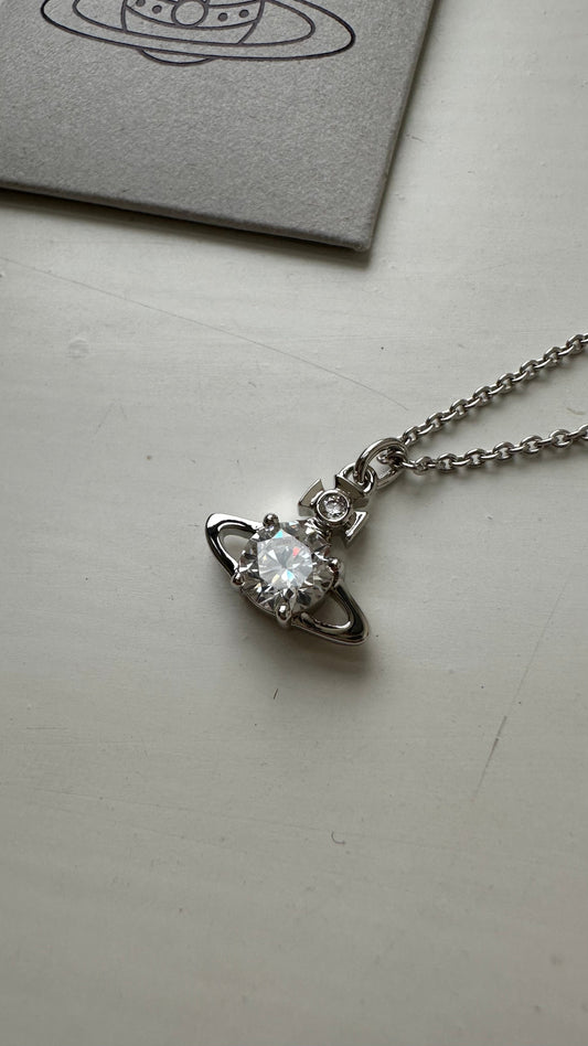 VIVIENNE WESTWOOD Reina Pendant Necklace Brass(2 Colors)